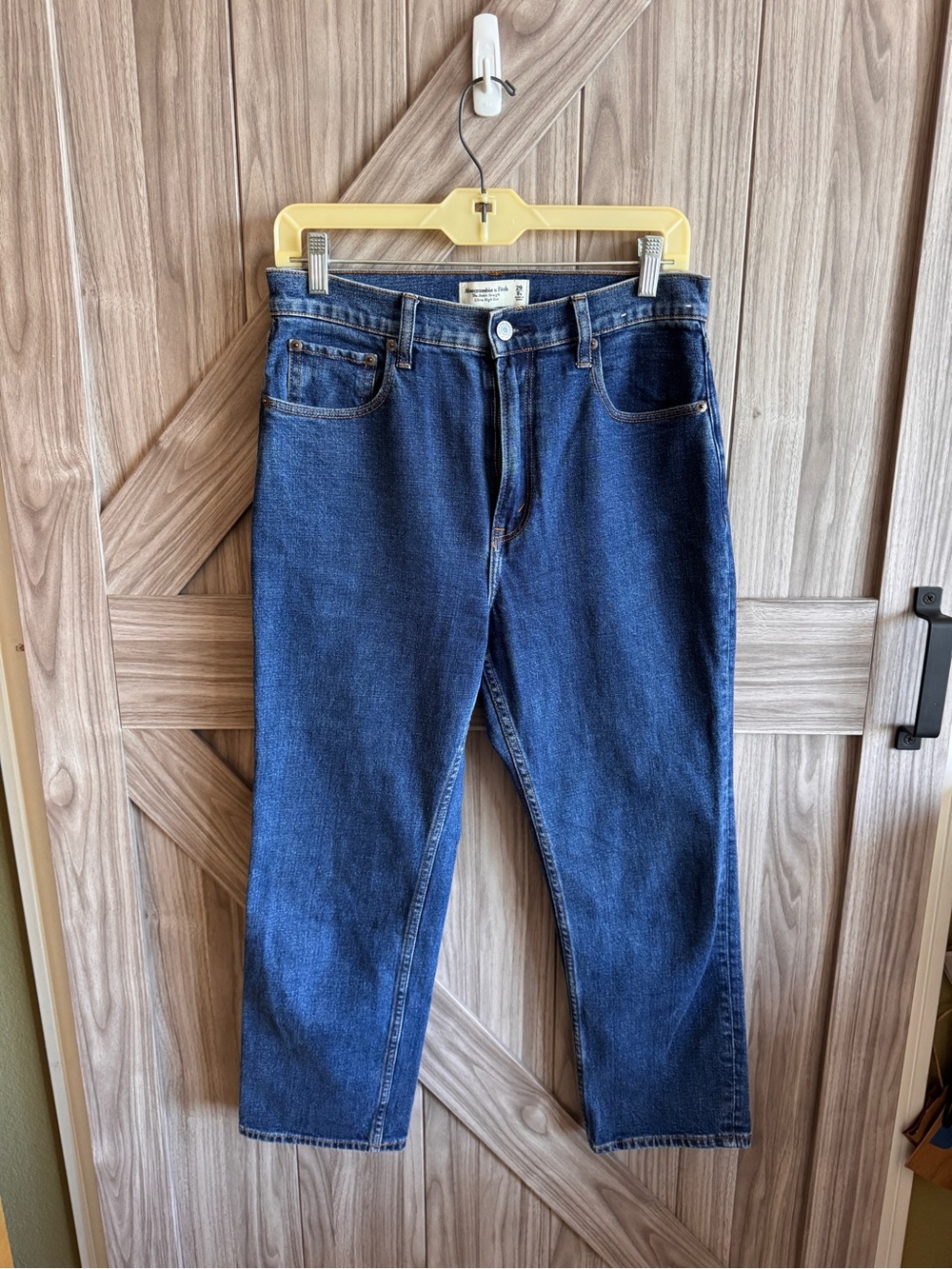 Abercrombie & Fitch women's Classic Dark Blue Straight-Leg Jeans - Unbranded